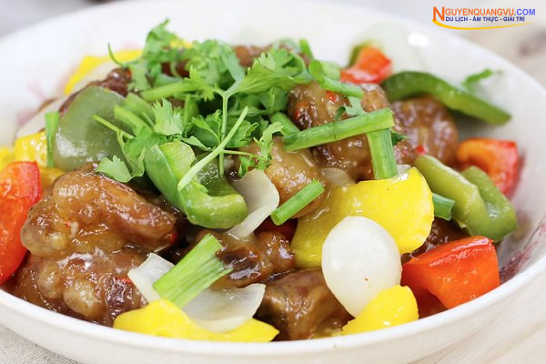 Sườn heo non xào chua ngọt