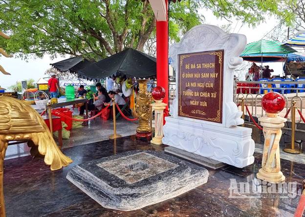 Miếu Bà Chúa Xứ Núi Sam Châu Đốc