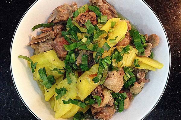 Vịt xào dứa và vịt xào măng