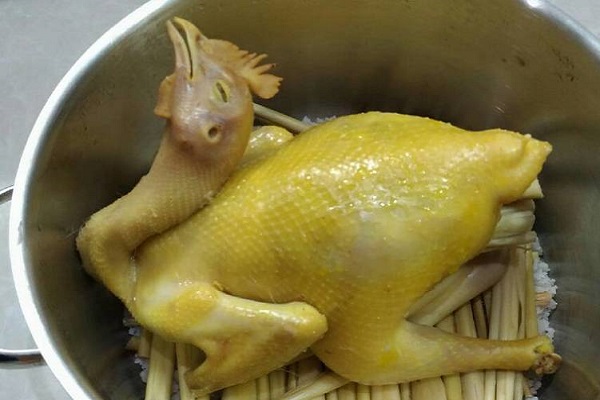 Gà hấp muối
