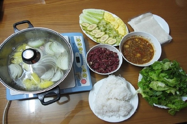 lẩu bò nhúng giấm