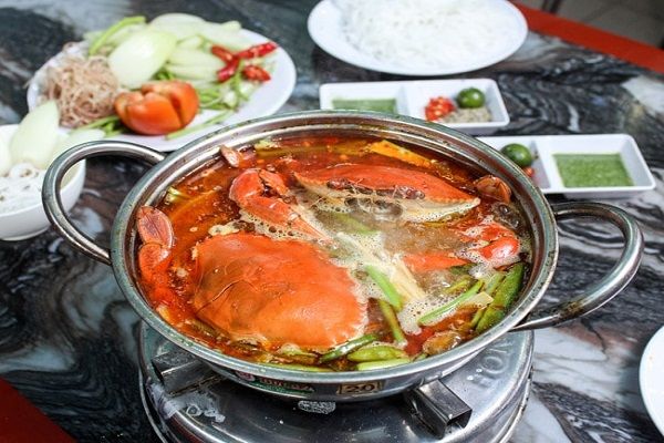 Lẩu cua biển chua cay