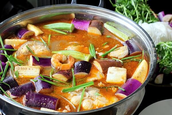 Lẩu mắm cá linh