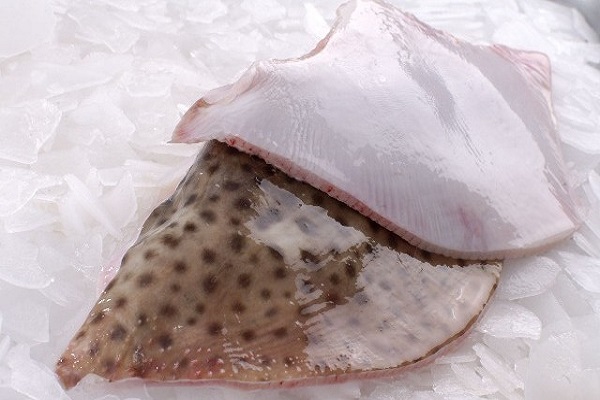 Lẩu cá đuối măng chua