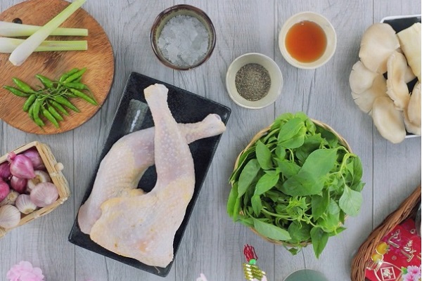 Lẩu gà lá é 