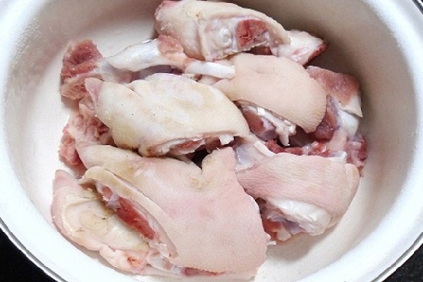 Canh atiso hầm giò heo