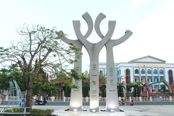 Quảng trường Hùng Vương Bạc Liêu 