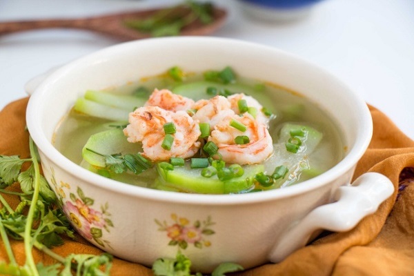 Canh bầu nấu tôm, hến và ngao