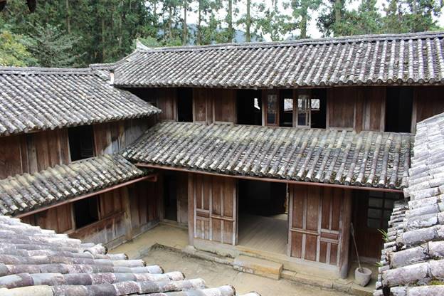 Dinh thự Vua Mèo
