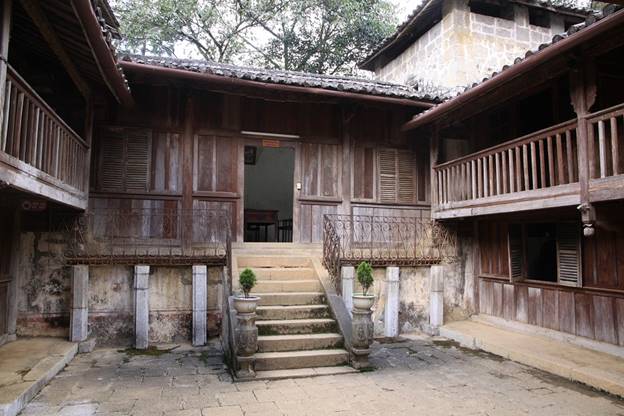Dinh thự Vua Mèo