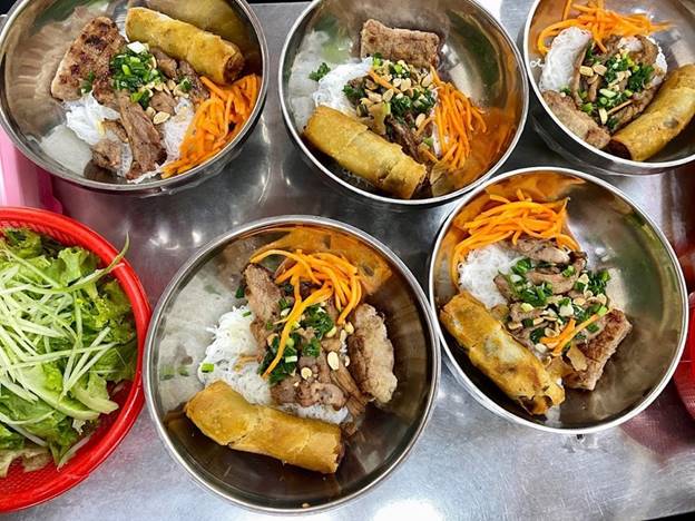 Bún thịt nướng Sài Gòn