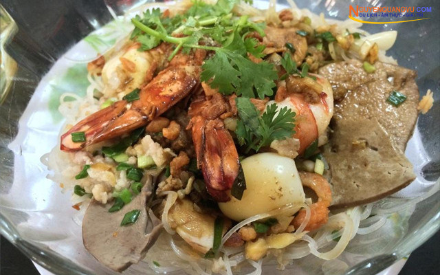 nam vang Liến Húa